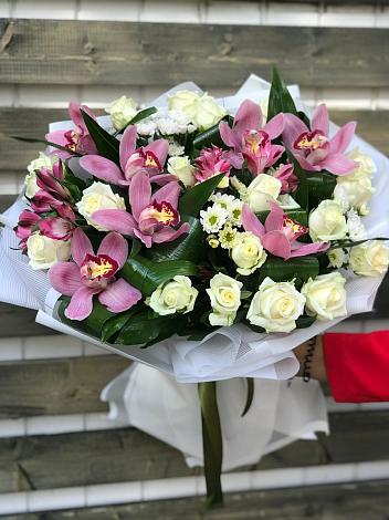 Букет цветов из: Розы и Хризантемы в Талицах Ивановской области