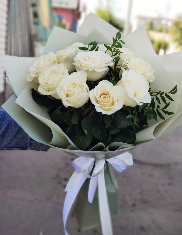Букет Белые розы Проуд в Талицах Ивановской области