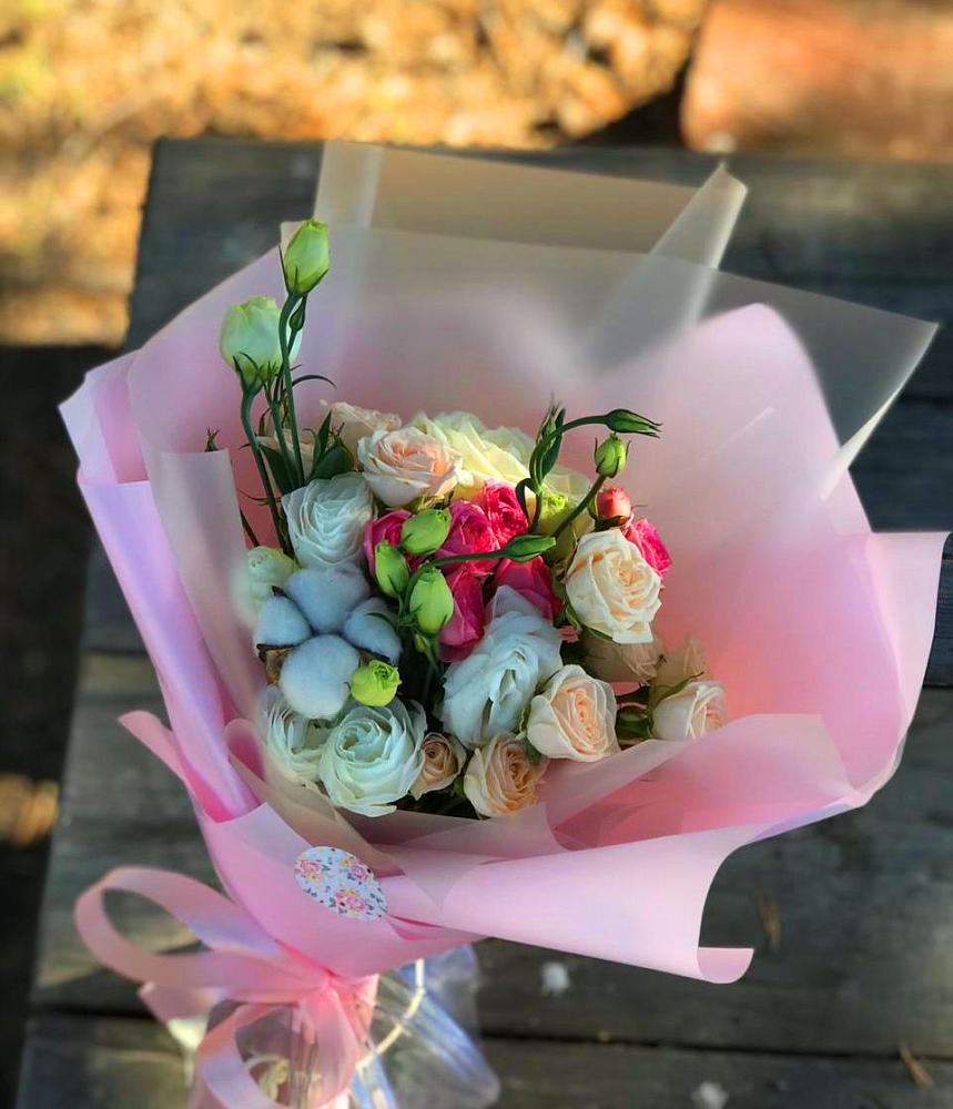 Букет цветов из: Розы и Лизиантусы в Талицах Ивановской области