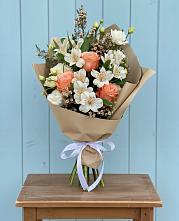 Букет цветов из:  Альстромерии, Лизиантусы, Розы и Хризантемы #REPLACE_PRED# Талицах Ивановской области