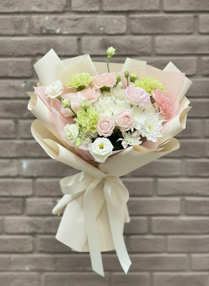 Букет цветов из: Гвоздики, Розы, Лизиантусы и Хризантемы в Талицах Ивановской области