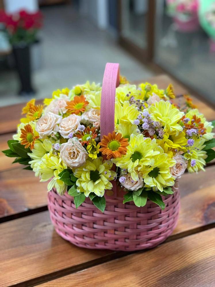 Цветочная композиция из Хризантемы и Розы в корзине в Талицах Ивановской области