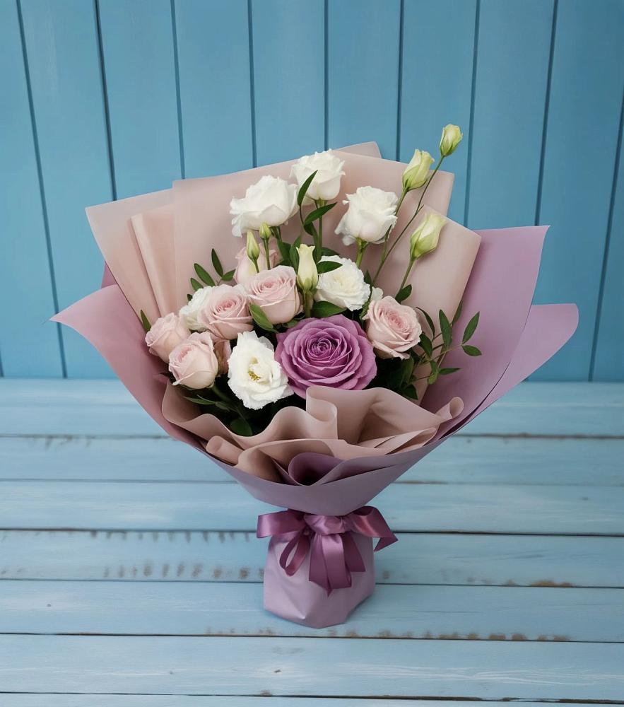 Букет цветов из: Розы и Лизиантусы в Талицах Ивановской области